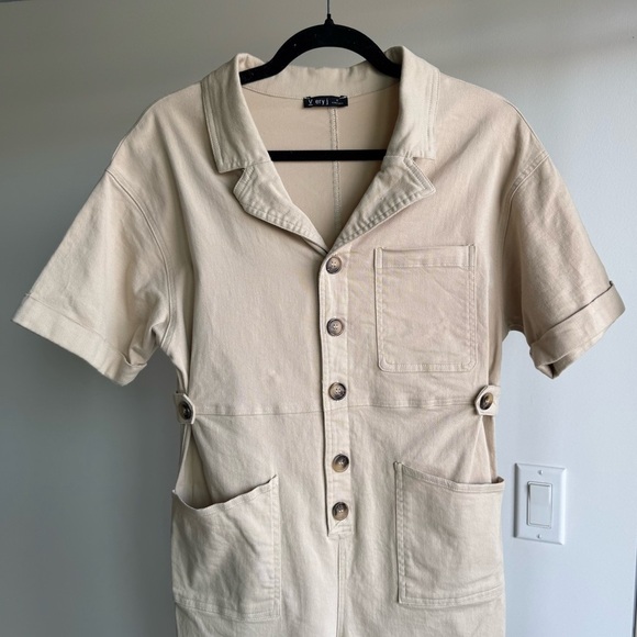 Very J Tan Short Sleeve Rayon Jumpsuit Size Small - Picture 4 of 6